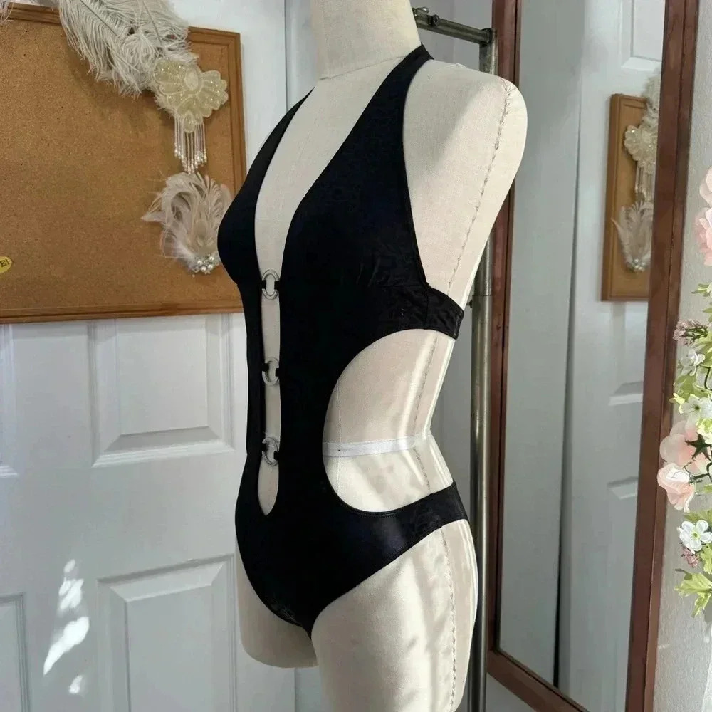 🐆 Sexy Black Leopard Print Leotard with Ring Detail 🖤 - Picture 2 of 5